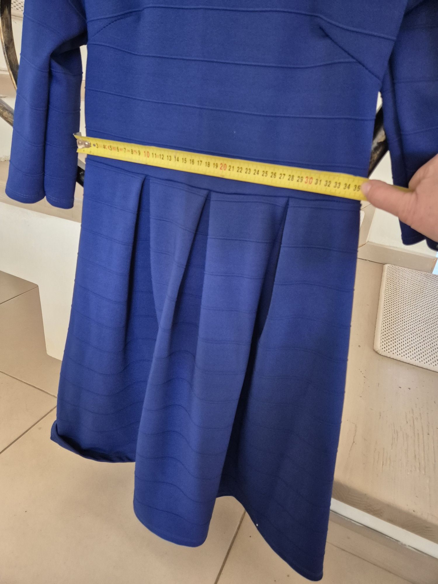 Rochie grosuta,din material plin
