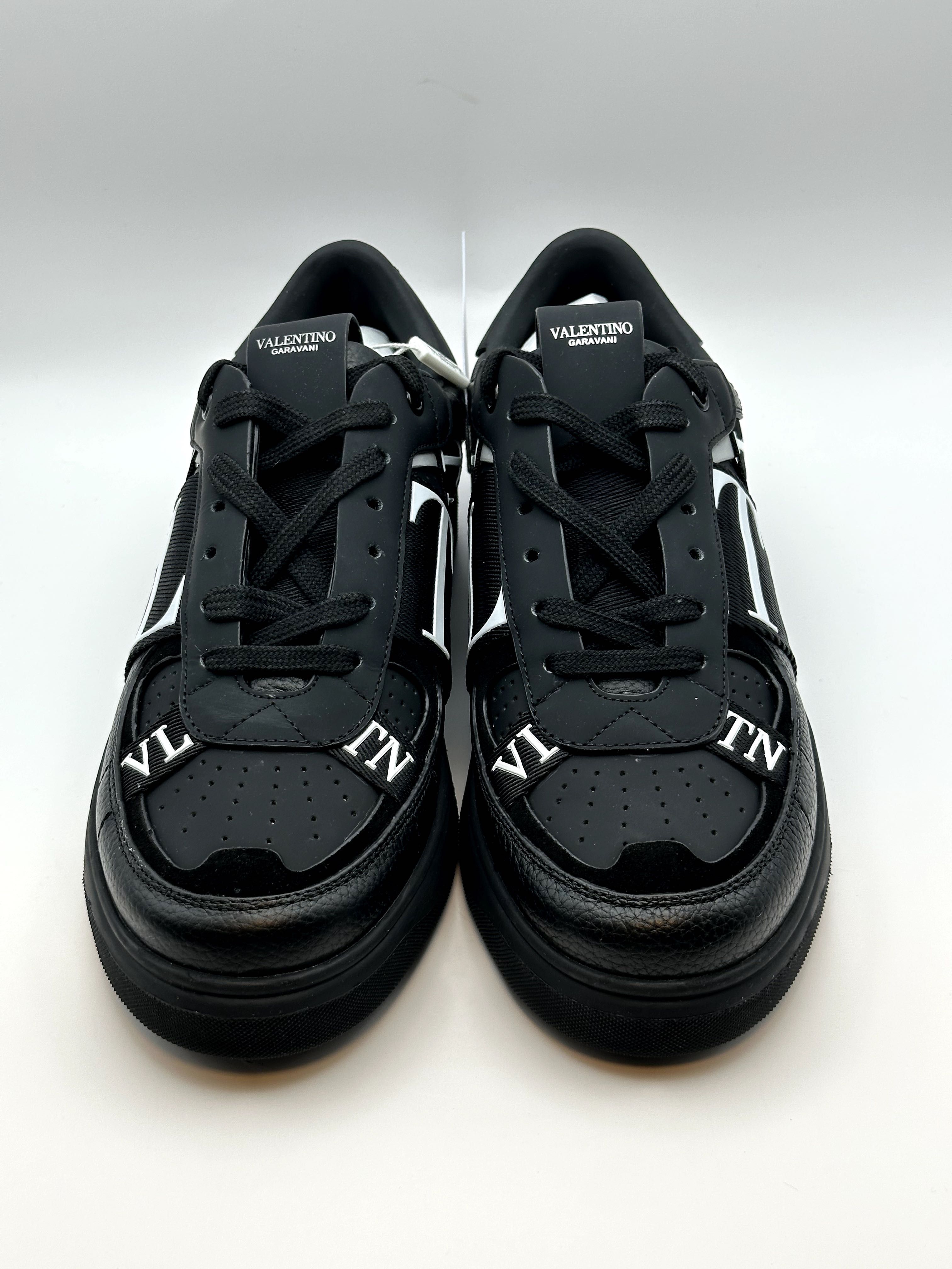 Valentino Low-Top VL7N Black