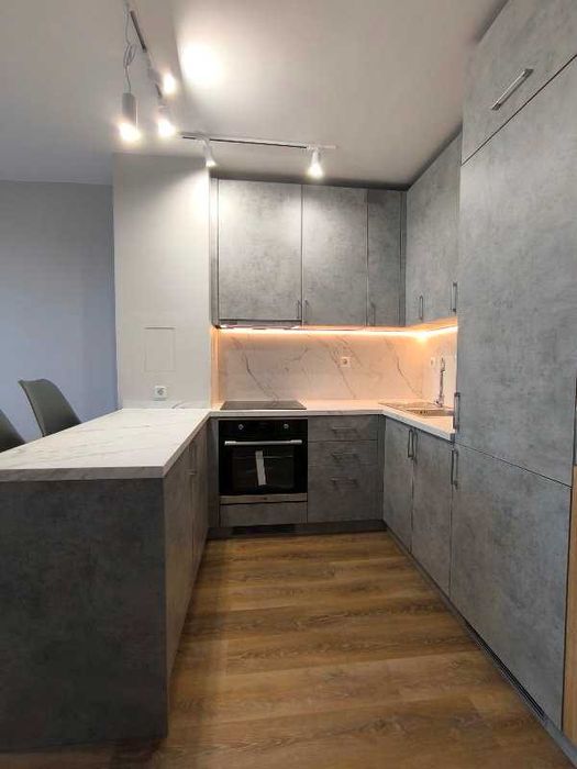 Дава се под наем Двустаен апартамент в Бургас, Център - 65 кв.м за 510 € - Снимка #7