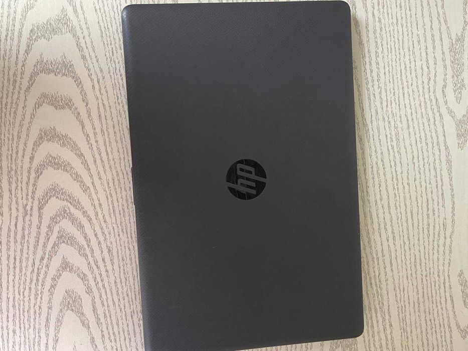 Noutbook HP yaxshi holatda