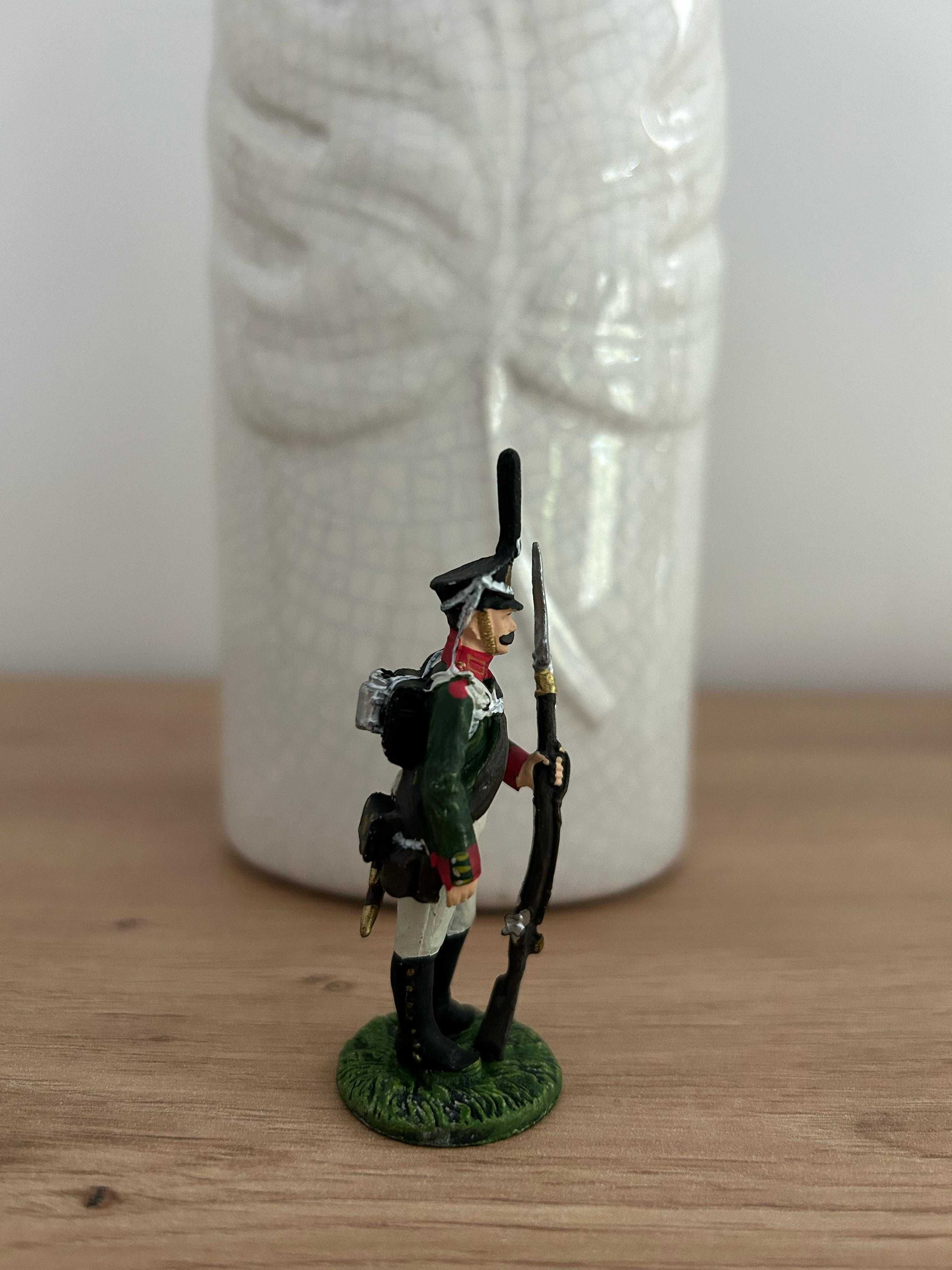 Figurină soldat din plumb – pictată cu vopsea pe bază de rășină
