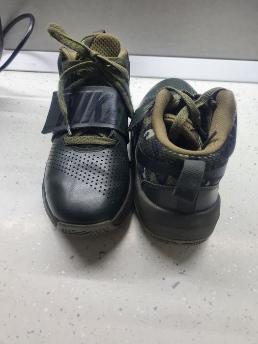 Nike No37 маратонки за момче