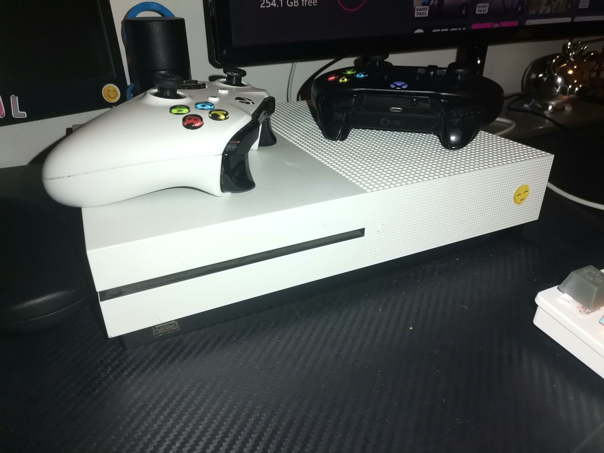 Vand Xbox One S.