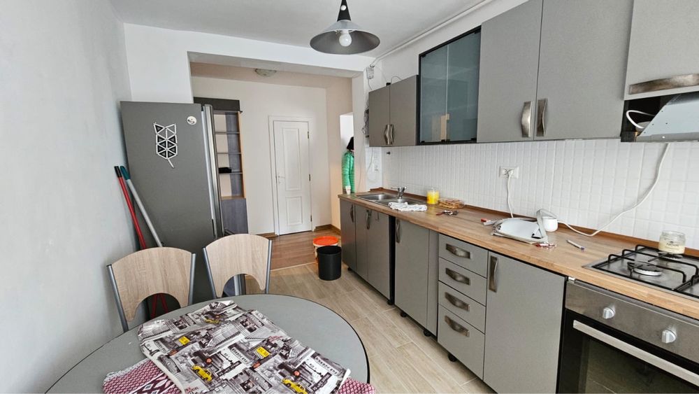 Ofer spre inchiriere ap 4 camere Racadau