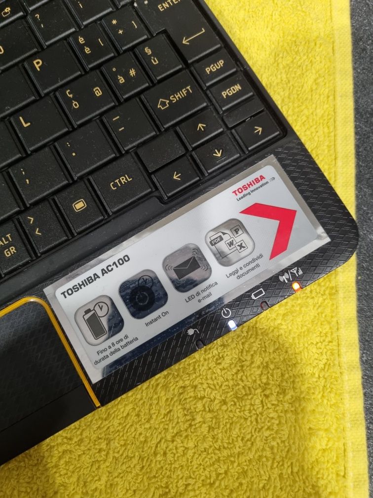 Laptop Toshiba  AC-AND-AZ cu sistem de operare Android.