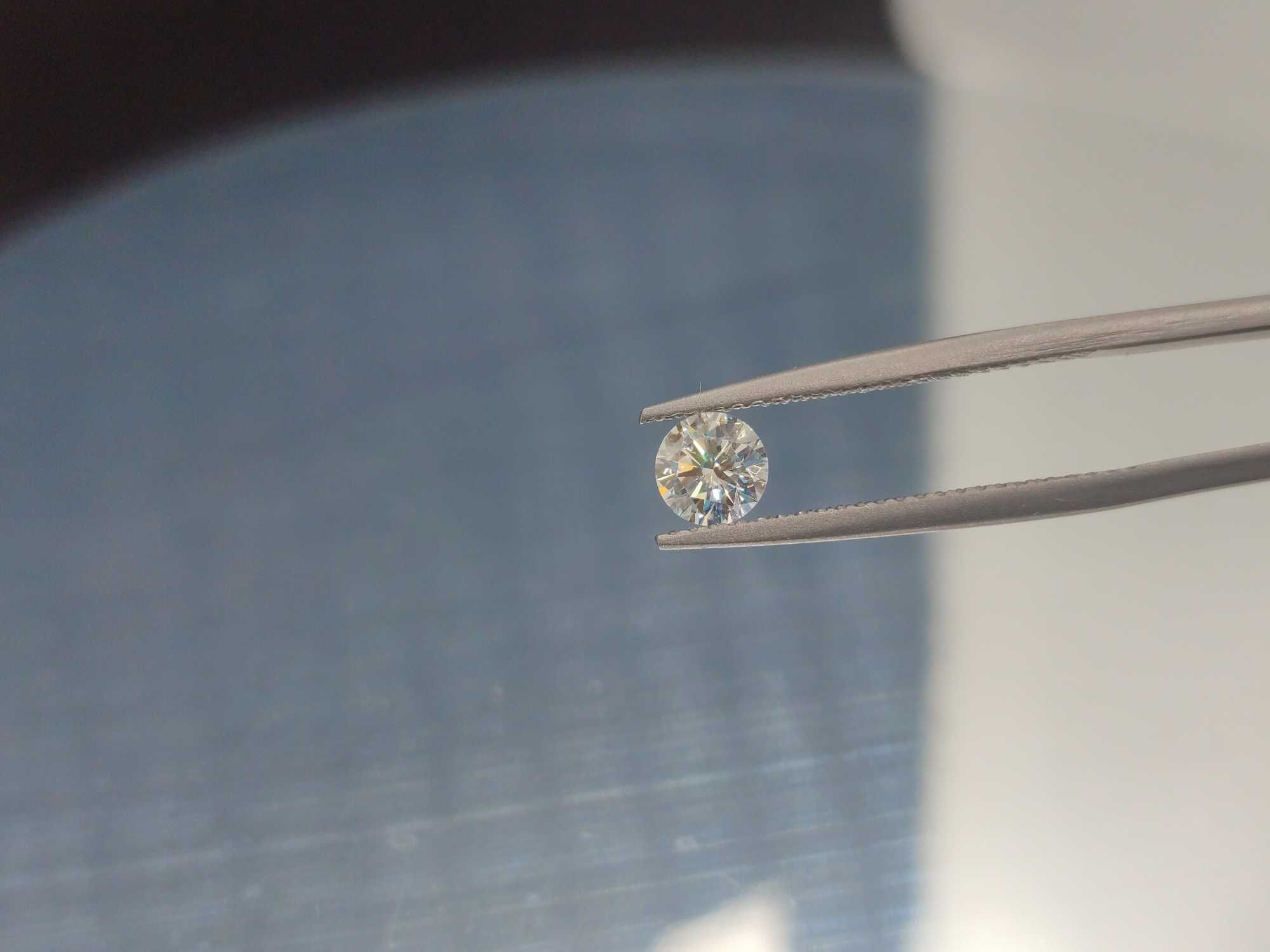 Диамант 0.45 карата с GIA сертификат