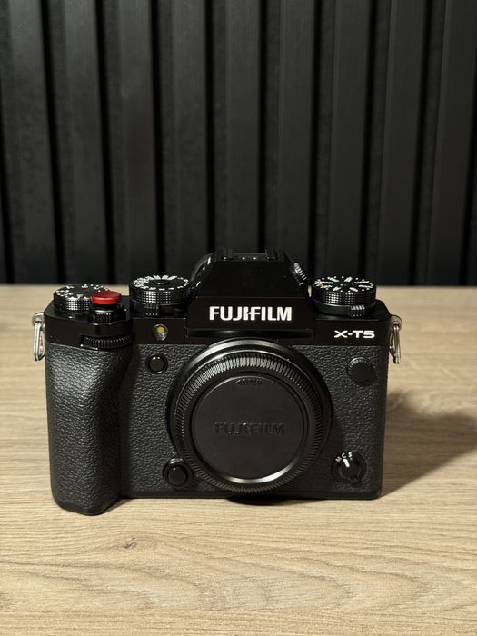 Fujifilm x-t5 garantie/ 3bateri/ blit