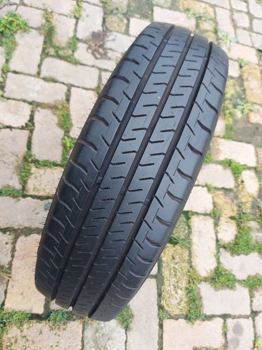O bucată 205/75 R16C vară - una Falken Toyo