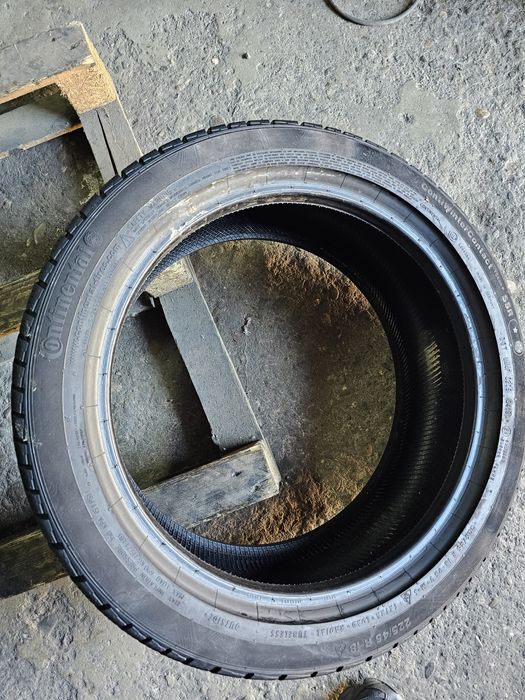 2 anvelope iarna  225 45 18 Continental Runflat