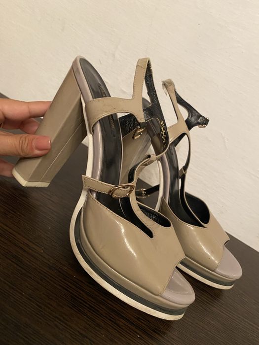 Продам босоножки 37-38 размер