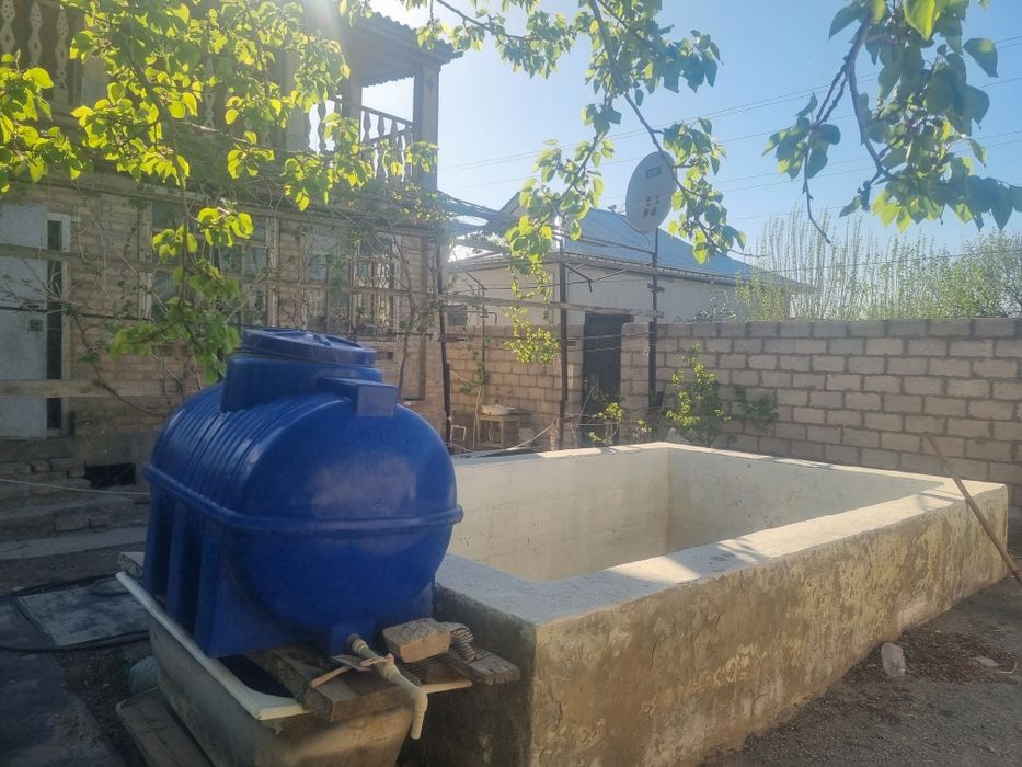 Продаётся дача  Зарафшан уазис 6 соток территория 2 этажа 3 комнаты