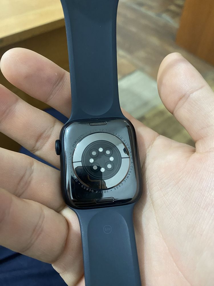 Apple watch series 7  (без царапин,как новый, не зависает, все имеетс
