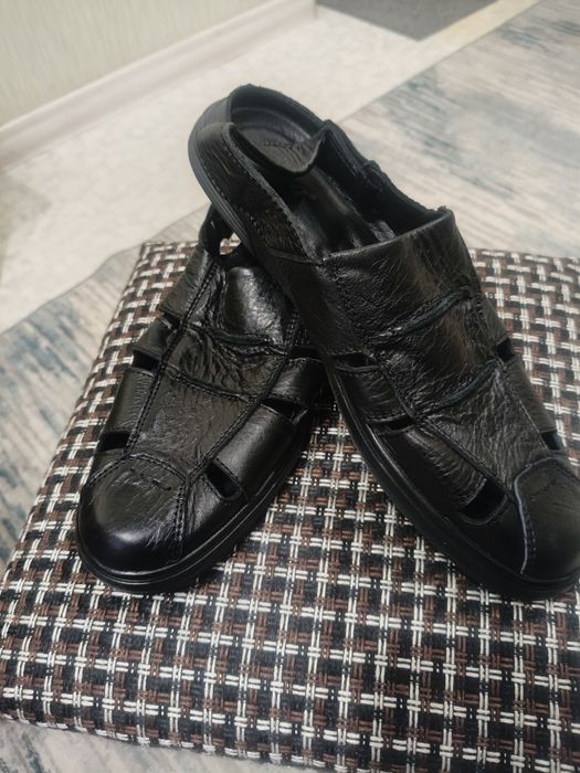 Продам мужскую обувь