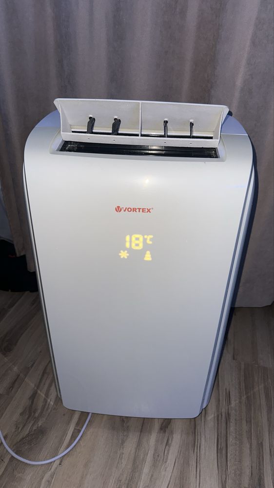 Aer Conditionat Portabil VORTEX 12000BTU