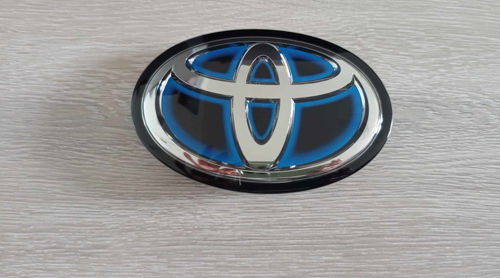 Toyota emblema grila fata