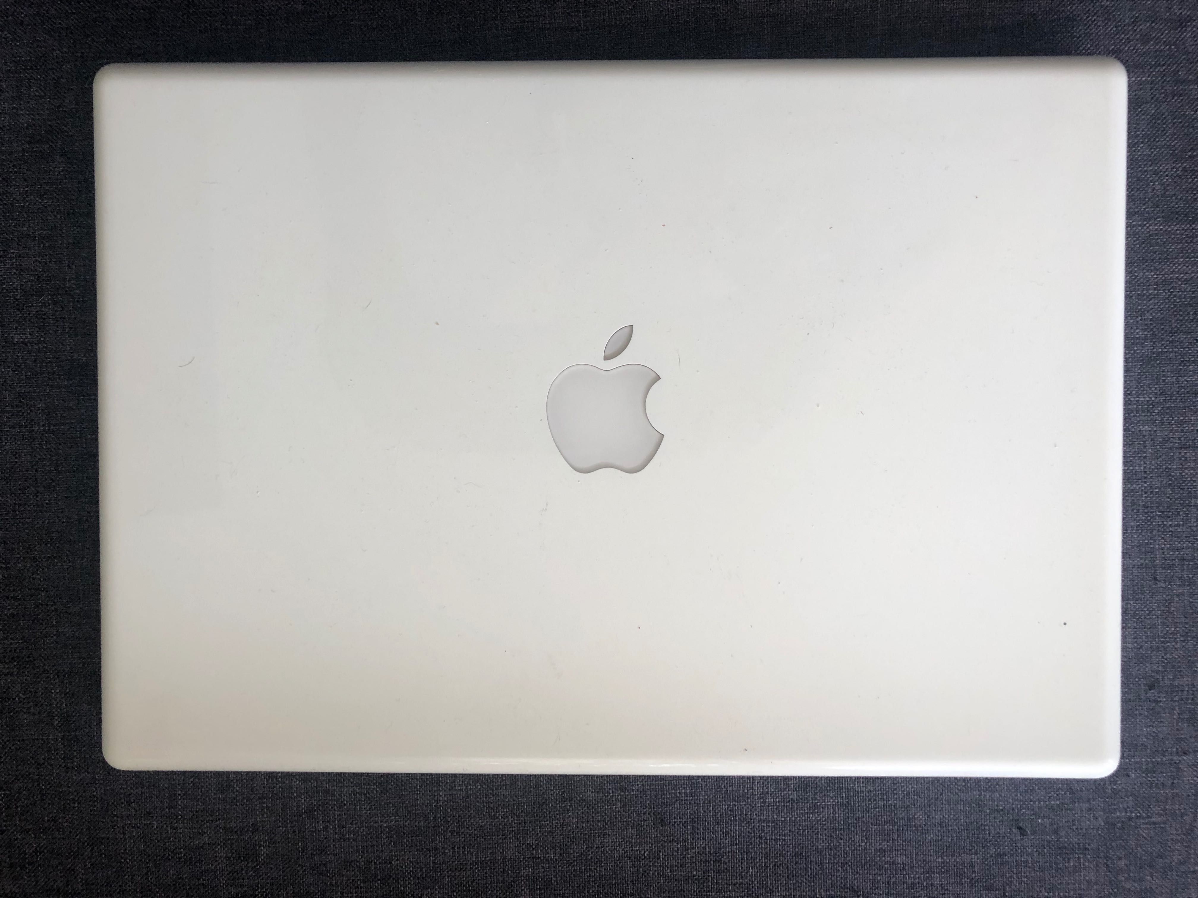 MacBook 13-inch, Late 2009 White