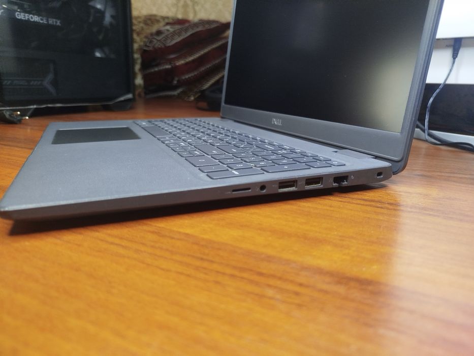 Американский ноутбук Dell intel Core i3 1005 8/256 SSD идеальный
