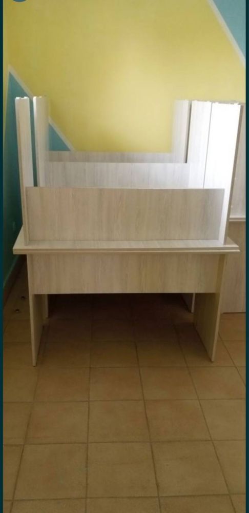 O’quv markaz uchun parta va stullar