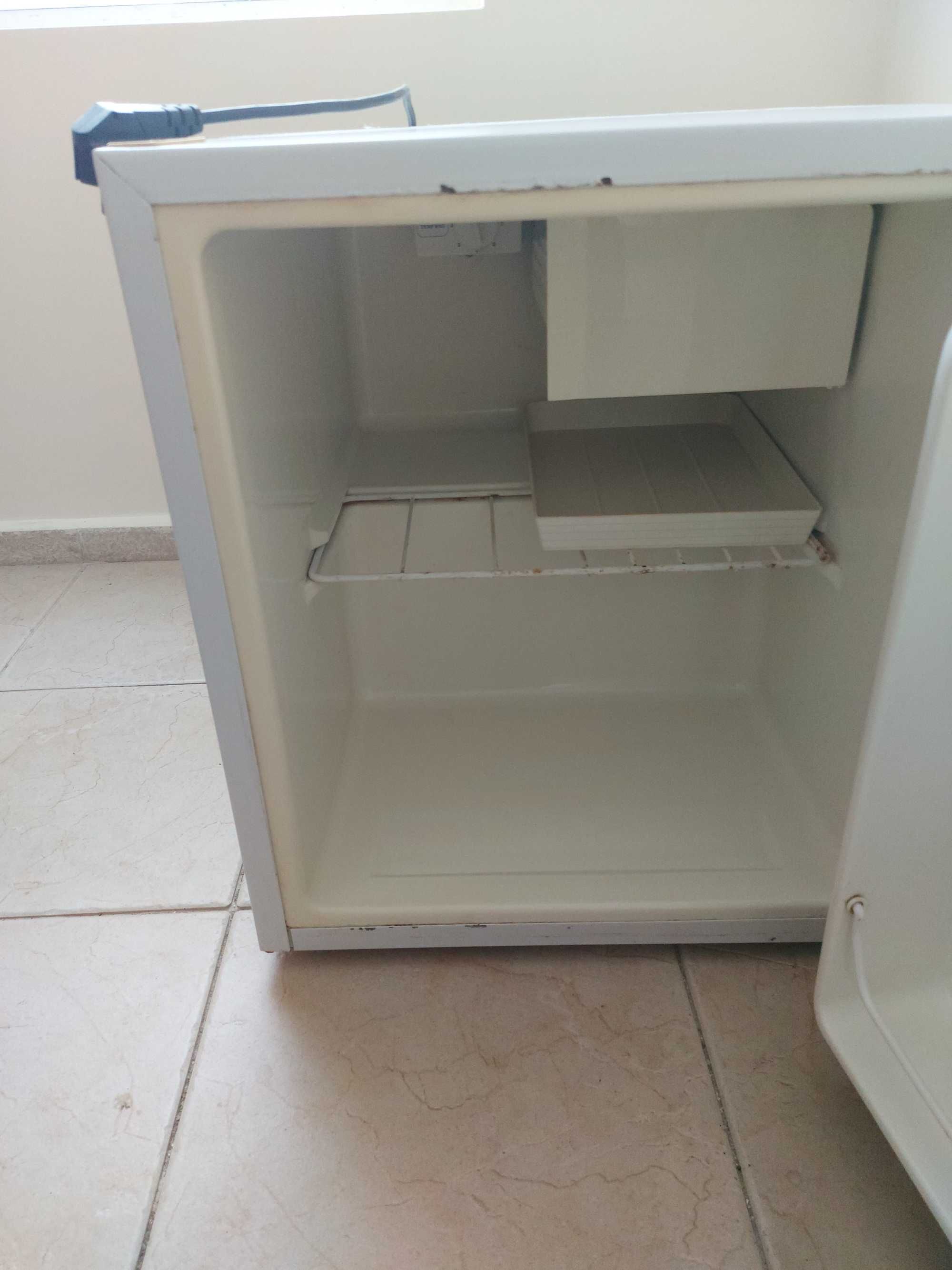 Продавам минибар