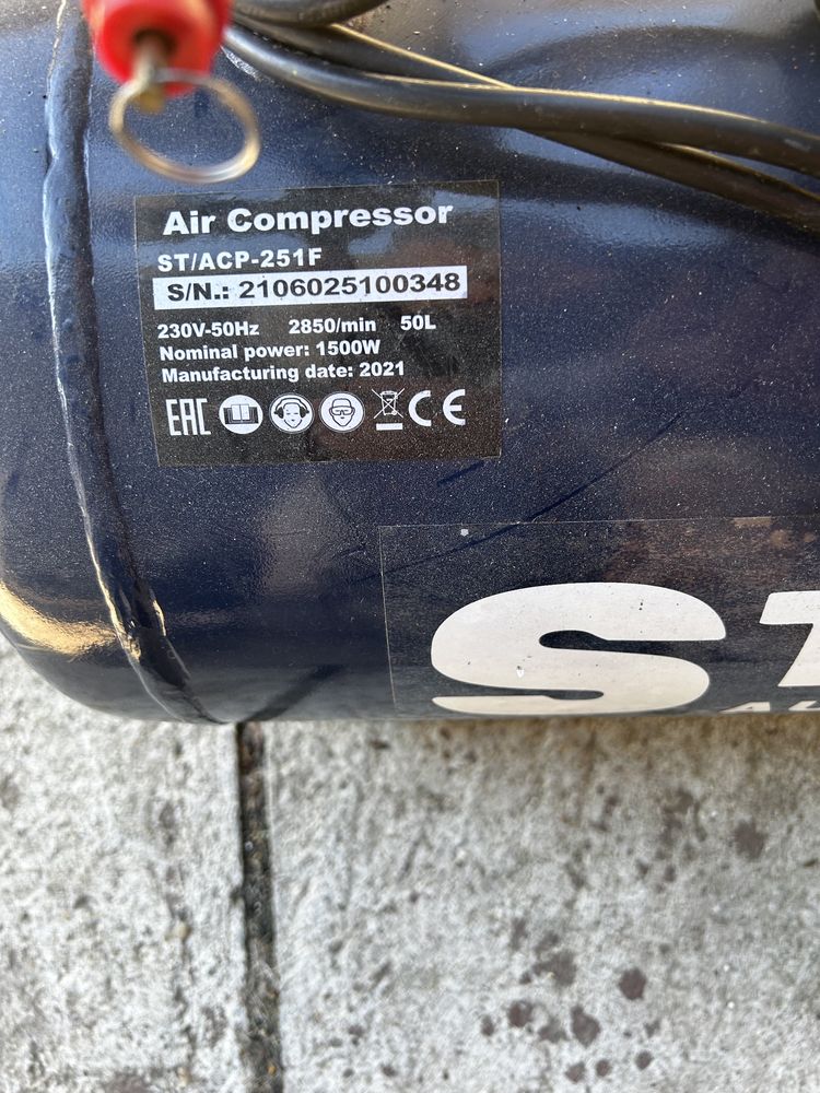 Compresor aer 50 L Straus