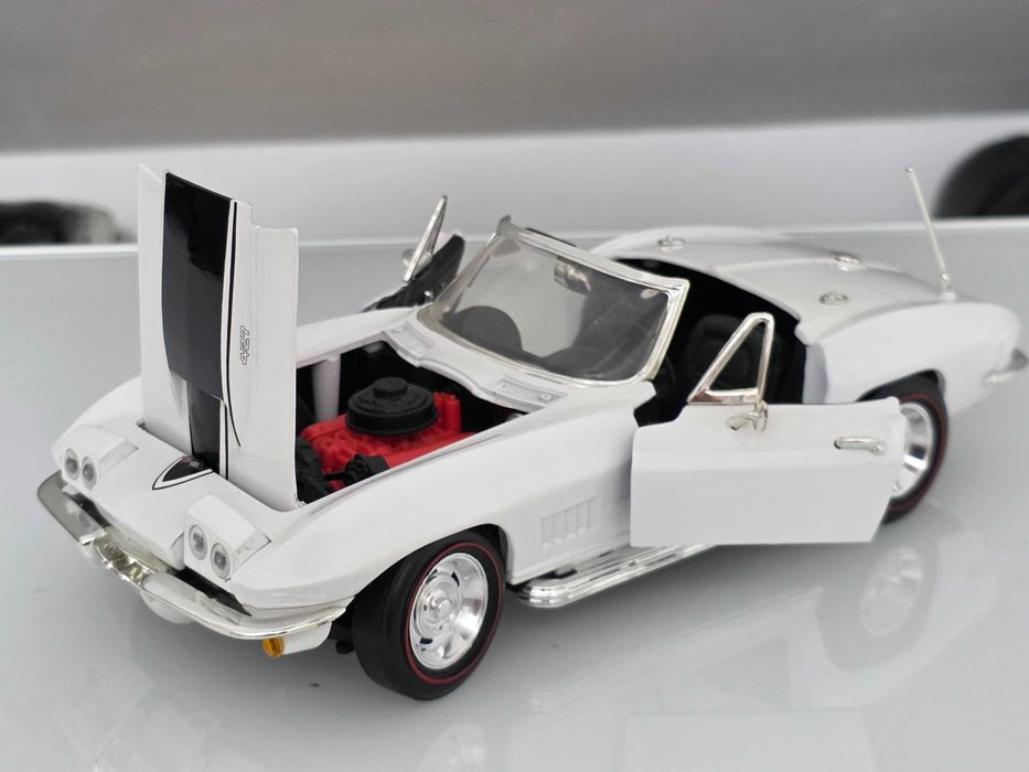 Macheta Auto 1/18 ERTL Chevrolet Corvette Sting Ray 427