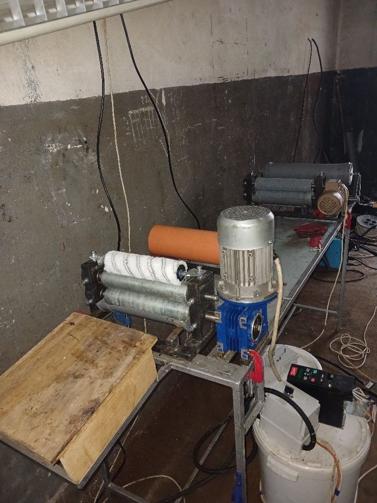 Execut stand laminare  la rece  foite ceara albine l