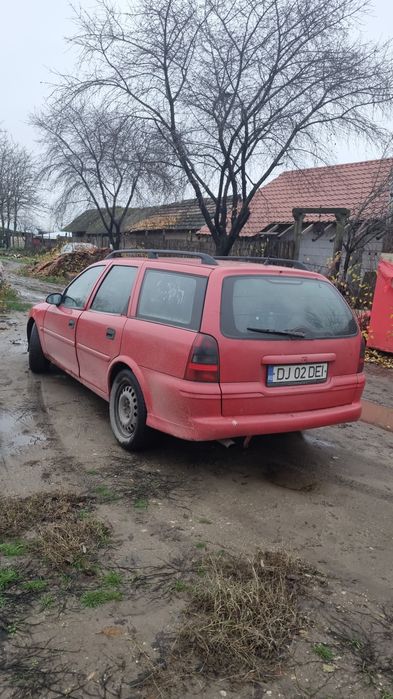 Vând opal vectra b 1.000€