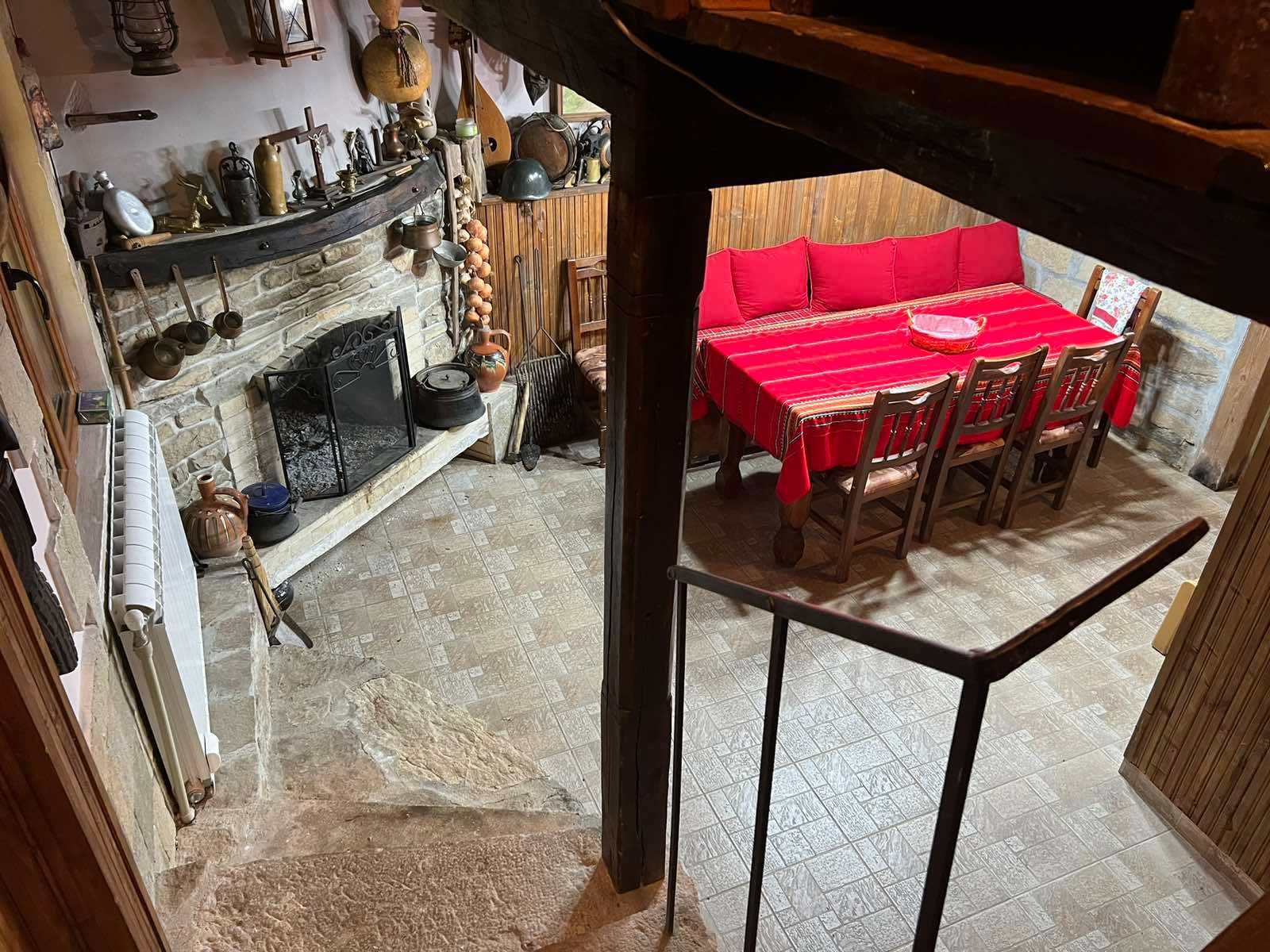 Продава се уникална къща в старинен стил в Тревненския Балкан