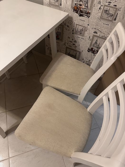 Трапезна маса с 4 стола от бук