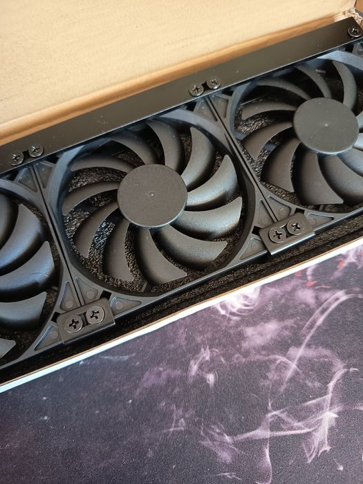 Ventilator triplu pentru placa video, Cooler CPU Aigo lumini RGB