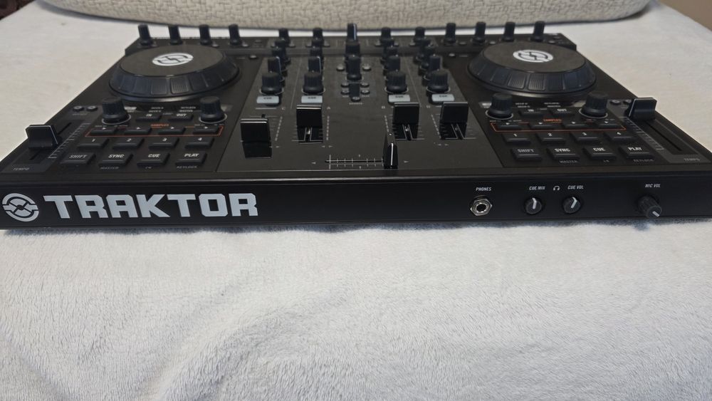 Traktor kontrol S4 Mk1