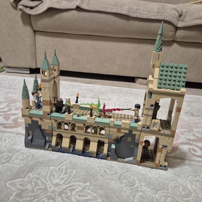 Vand Lego Harry Potter batalia de la Hogwarts cod 76415