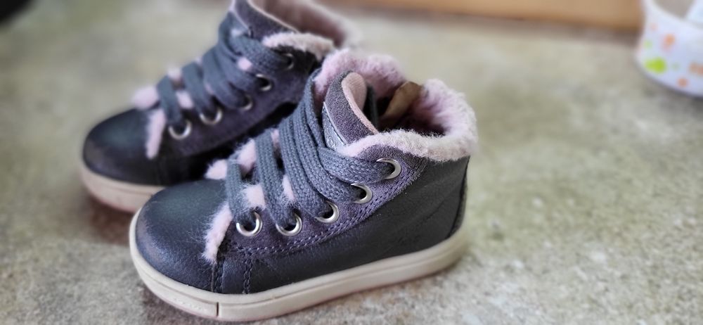 Обувки за малко момиченце  на Geox и Zara