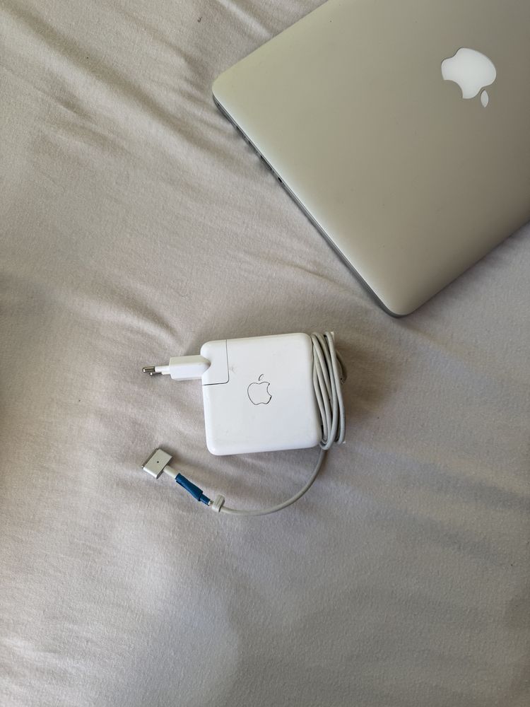 Macbook Pro 2015 13” 8GB Ram / 128GB SSD