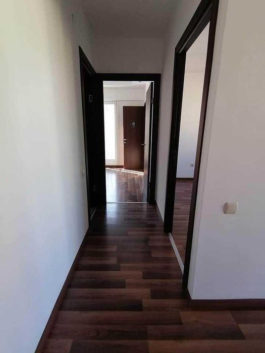Apartament 3 camere semi-mobilat cu vedere la piscină in Cosmopolis