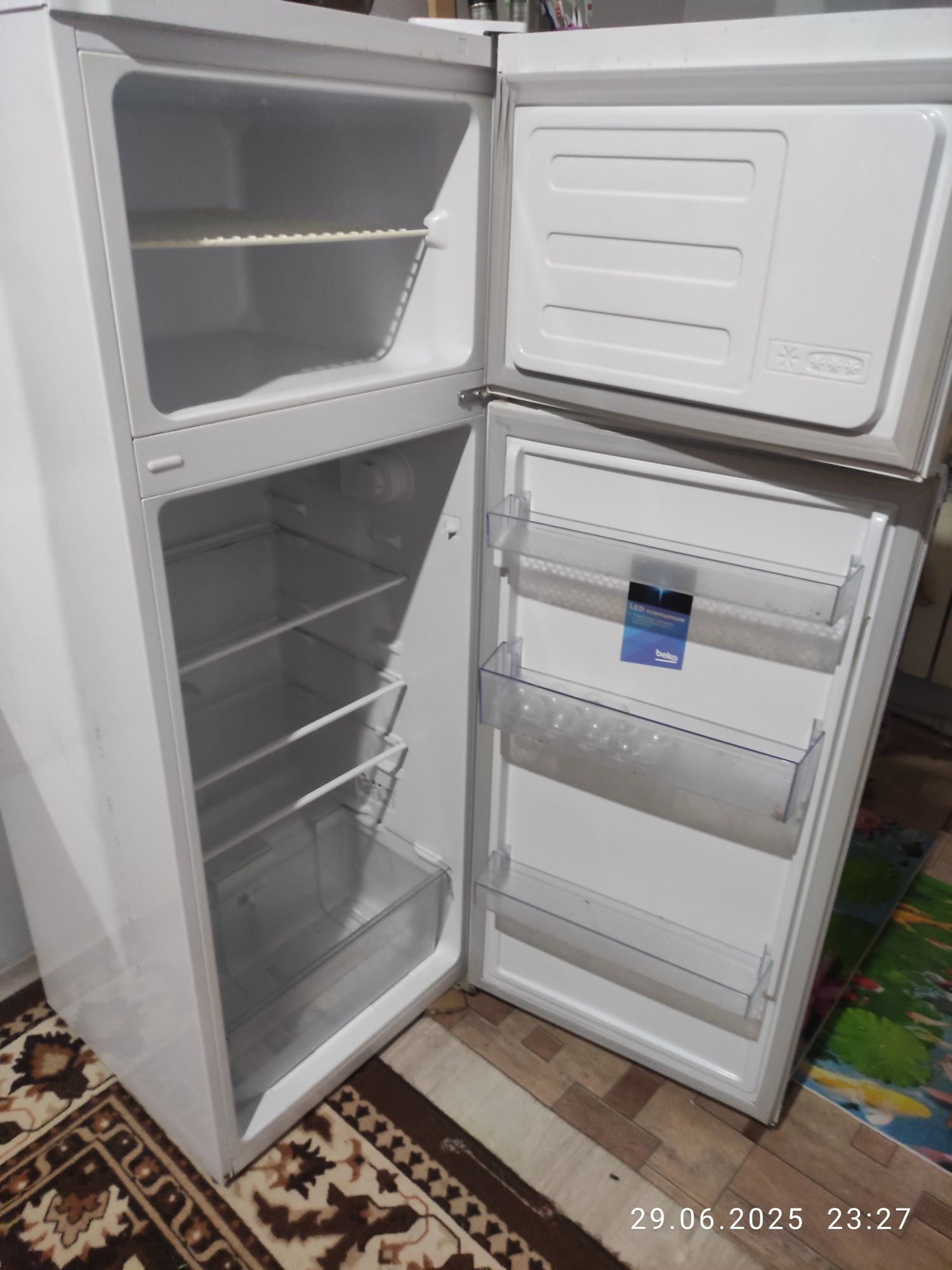 Продам холодильник