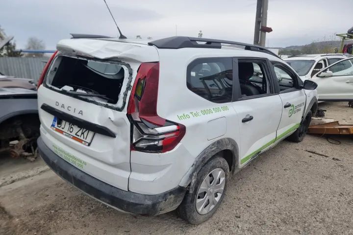 Dezmembrez Dacia Jogger an 2022, motor 1.0 benzina, cod motor H4D480, cutie de viteze manuala 6+1 trepte , cod JT4018