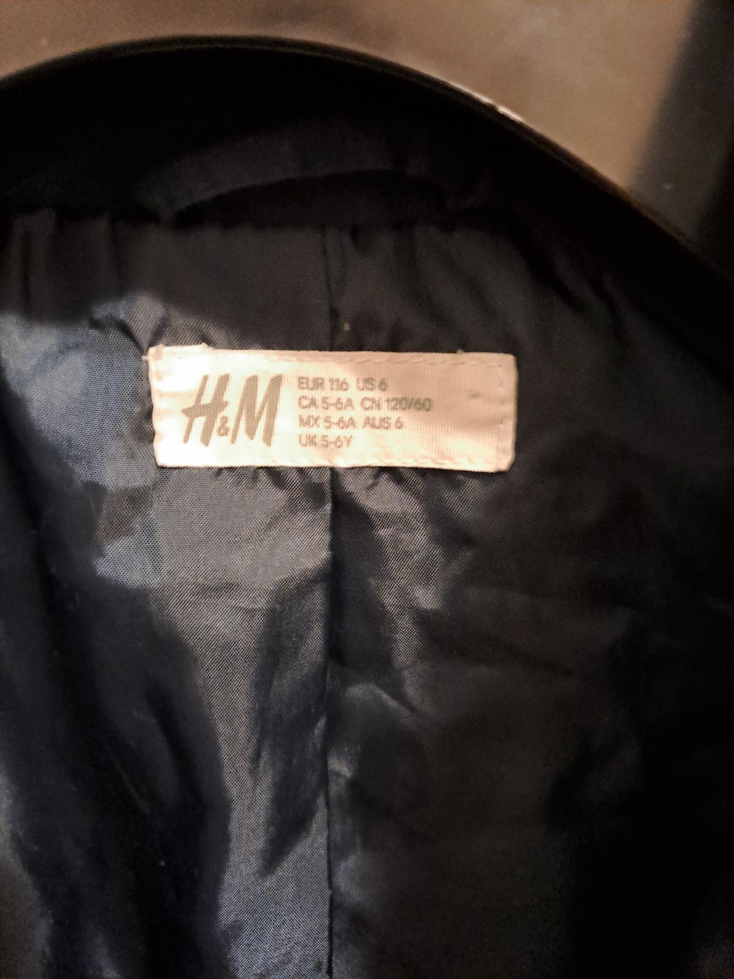 Vând geaca H&M mărimea 116 stare foarte buna