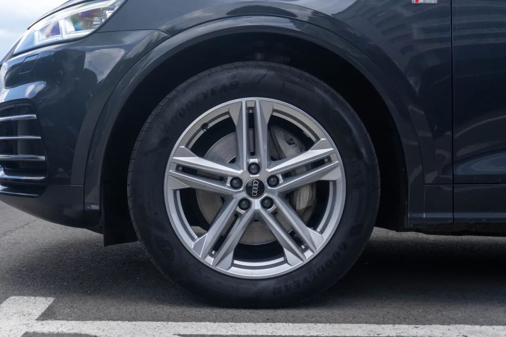 Vand Audi Q5 55 TFSIe PHEV Quattro- 2 variante de achizitie
