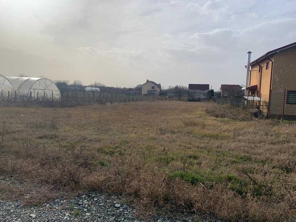 Vand teren intravilan suprafata de 1220mp  în com.Malu Mare