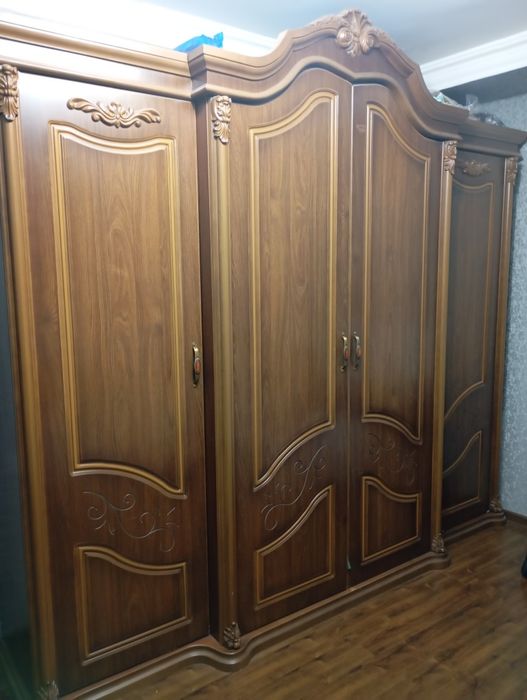 Спальный гарнитур