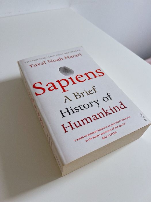 Книга Sapiens A brief history of Humankind