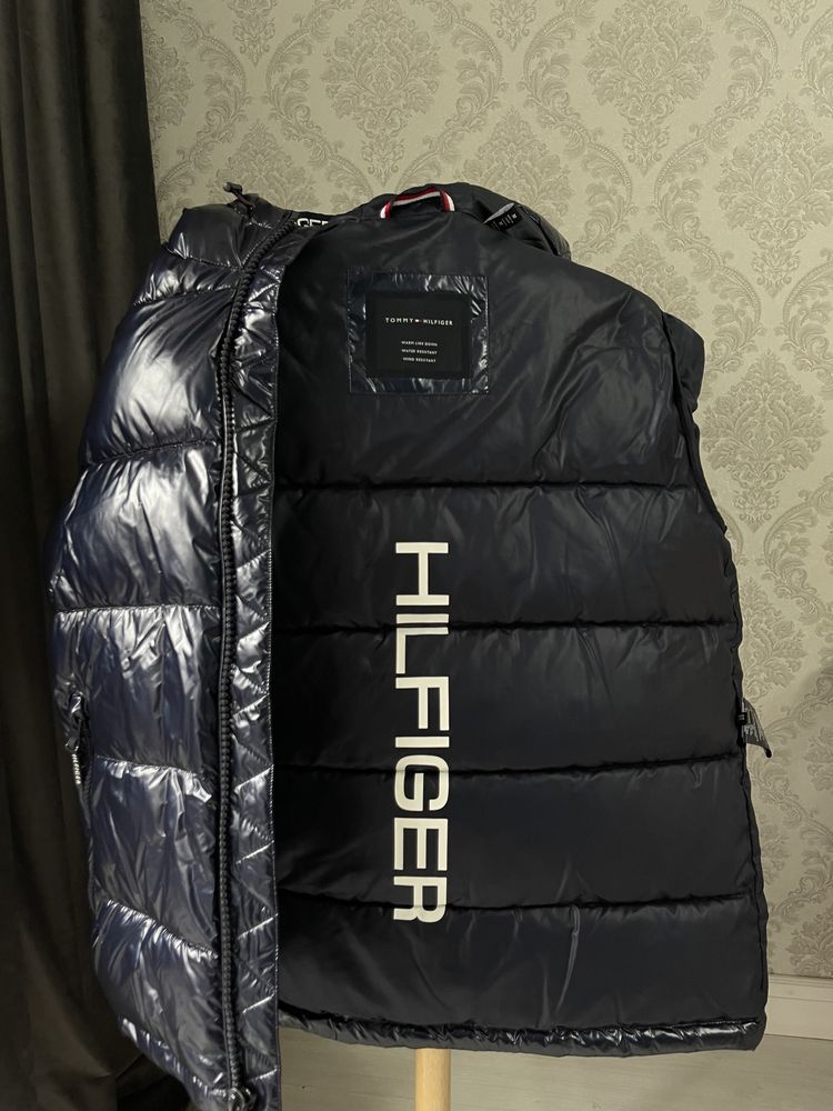 Пуховик, Tommy Hilfiger