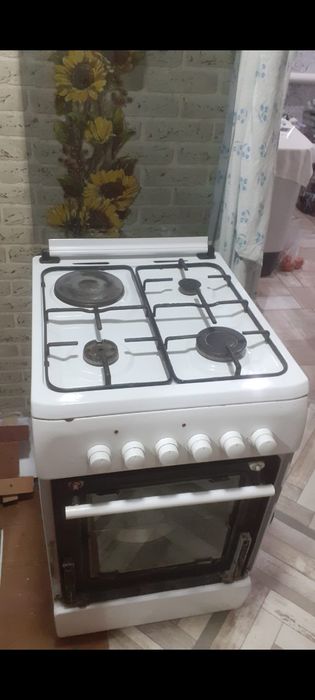 Продам газ плиту
