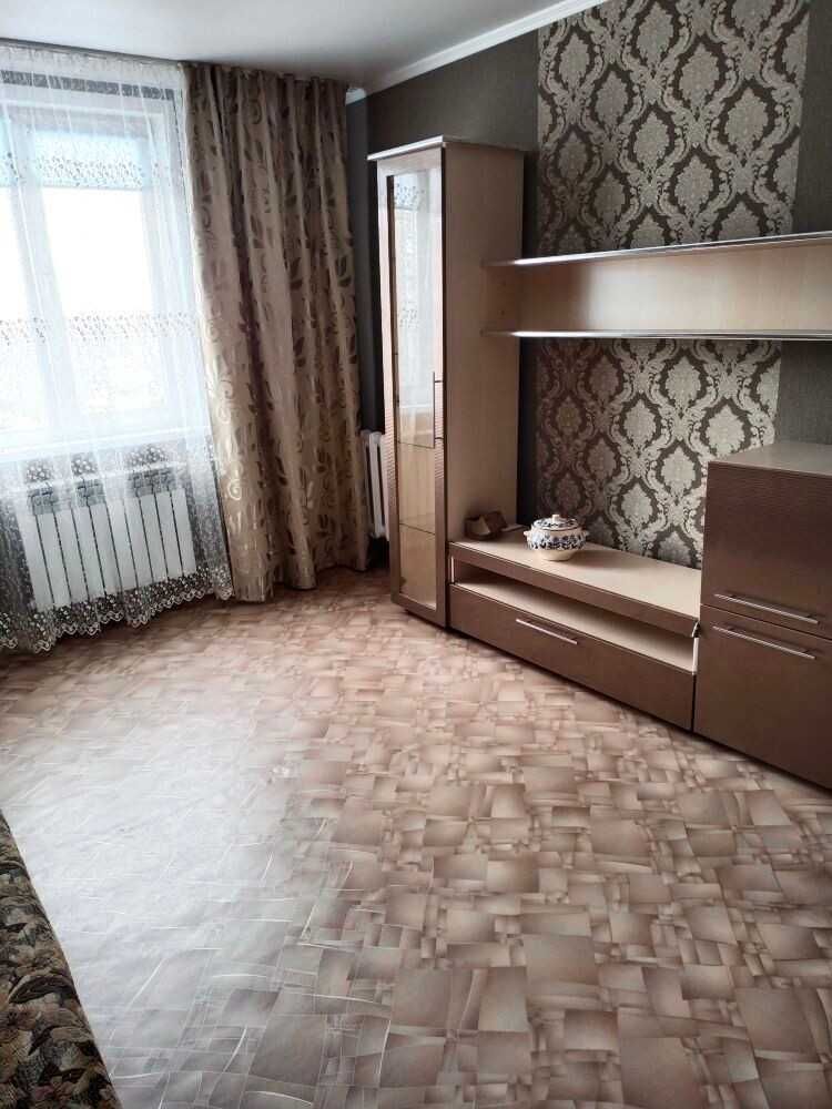 Продам 1,5  гостиничного типа Бульвар Гагарина 36 торг уместен