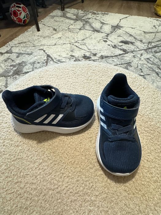 Детски маратонки Adidas Run Falcon 2