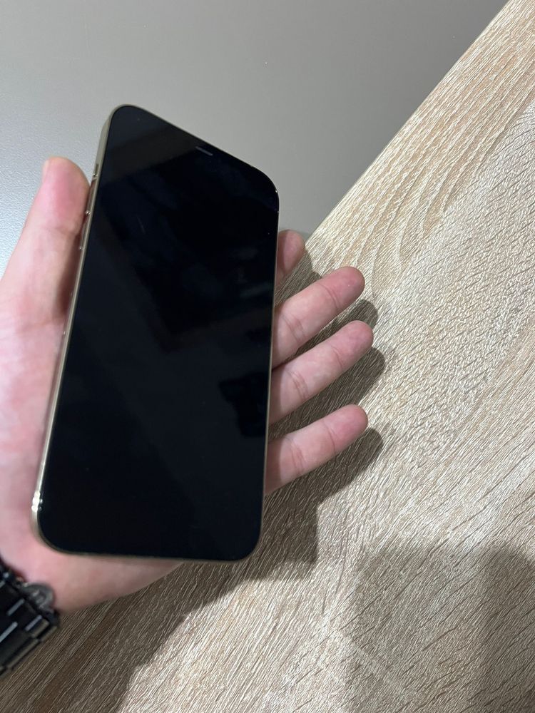 vand iphone 12 pro max