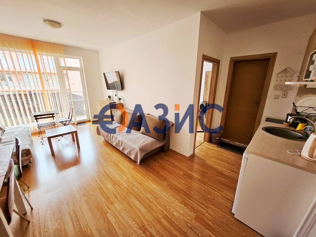 Продава се Двустаен апартамент в к.к. Слънчев бряг - 57 кв.м за 858 €/кв.м - Снимка #2