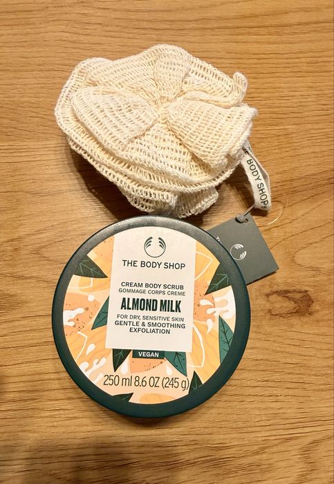 The Body Shop Body Scrab ALMOND 250 ml