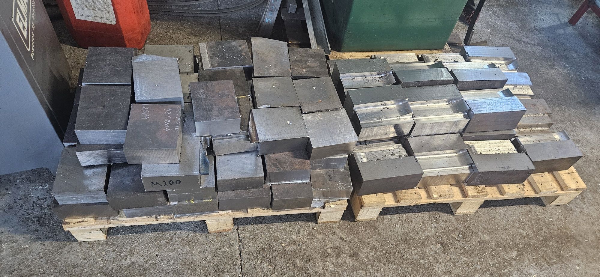 Material M200( 42CRMO4)